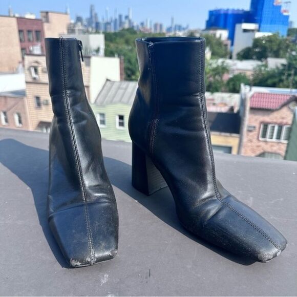 Mango Leather. Square toed. Block heel. Inside zip fastening. Ankle boots size 9 - Picture 1 of 4
